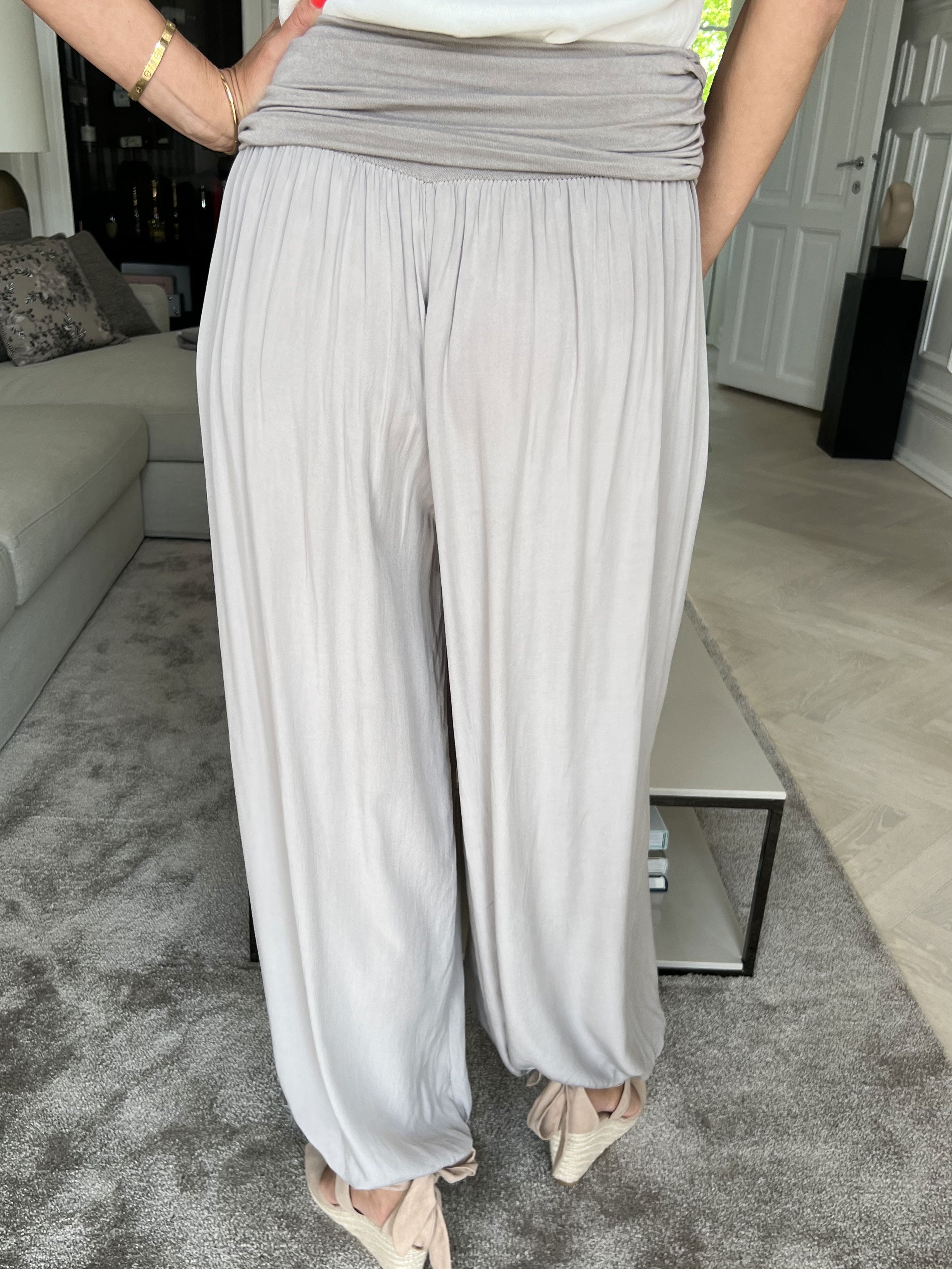 Vibe - Lätta och lösa byxor med resår i midjan - Pink